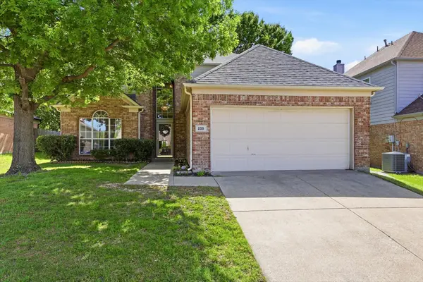 239 High Pointe Lane, Cedar Hill, TX 75104
