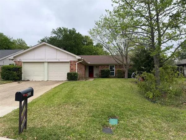 2904 Steve Drive, Hurst, TX 76054