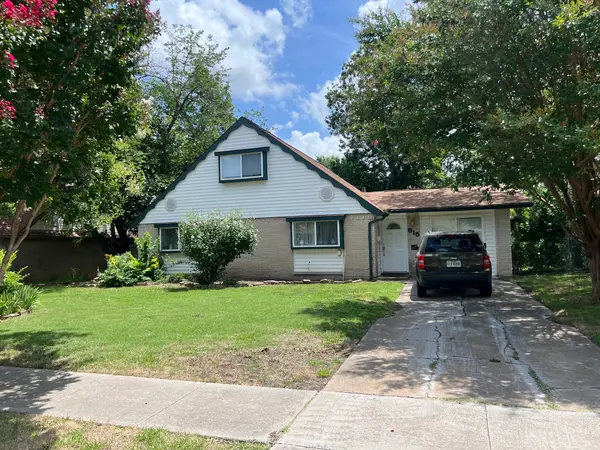 815 Greenhaven Drive, Richardson, TX 75080