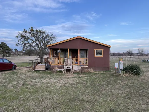 208 Farmhouse, Springtown, TX 76082