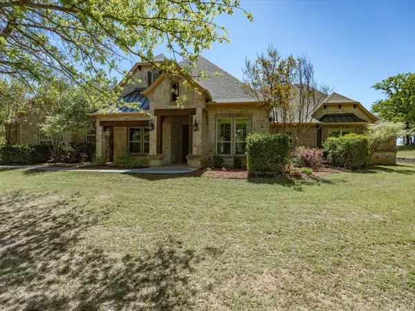 104 Lariat Court, Azle, TX 76020