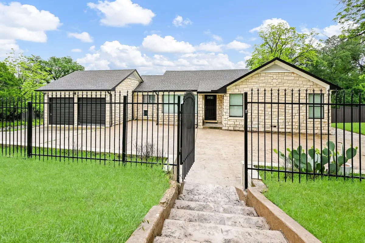 4901 Circle Ridge Drive, Fort Worth, TX 76114 - #1