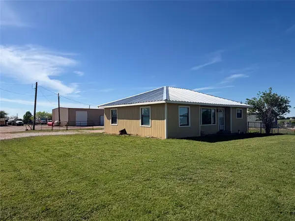 1346 Polk Rd, Bowie, TX 76360