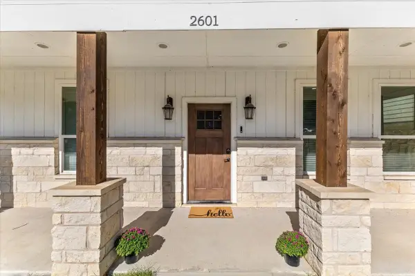 2601 Hutchinson Street, Fort Worth, TX 76106