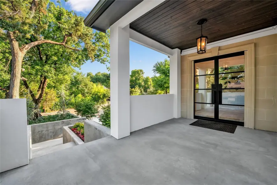 419 W Colorado Boulevard, Dallas, TX 75208 - #3