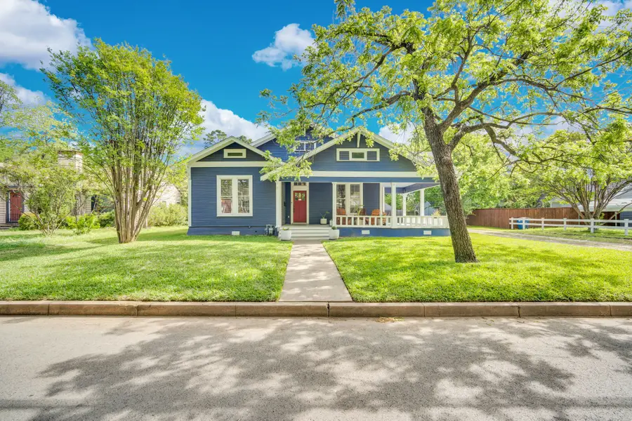 806 N Preston Street, Ennis, TX 75119 - #3