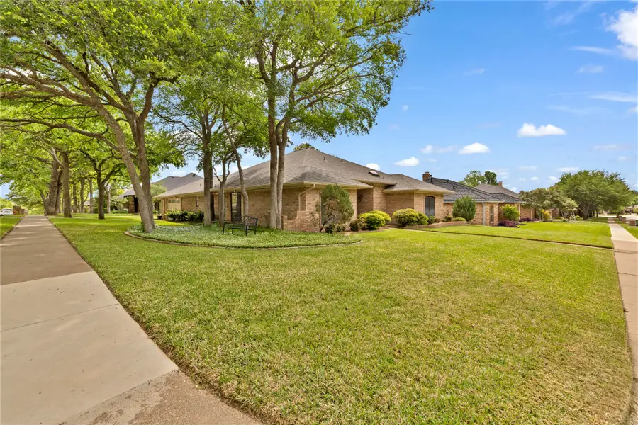 2528 Stonegate Drive N, Bedford, TX 76021 - #2