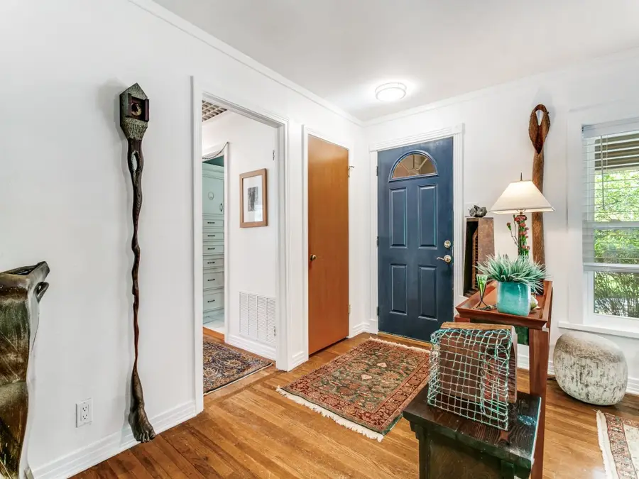 810 S Jefferson Street, Irving, TX 75060 - #3