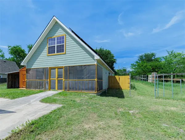 10906 Shady Oaks Drive, Runaway Bay, TX 76426