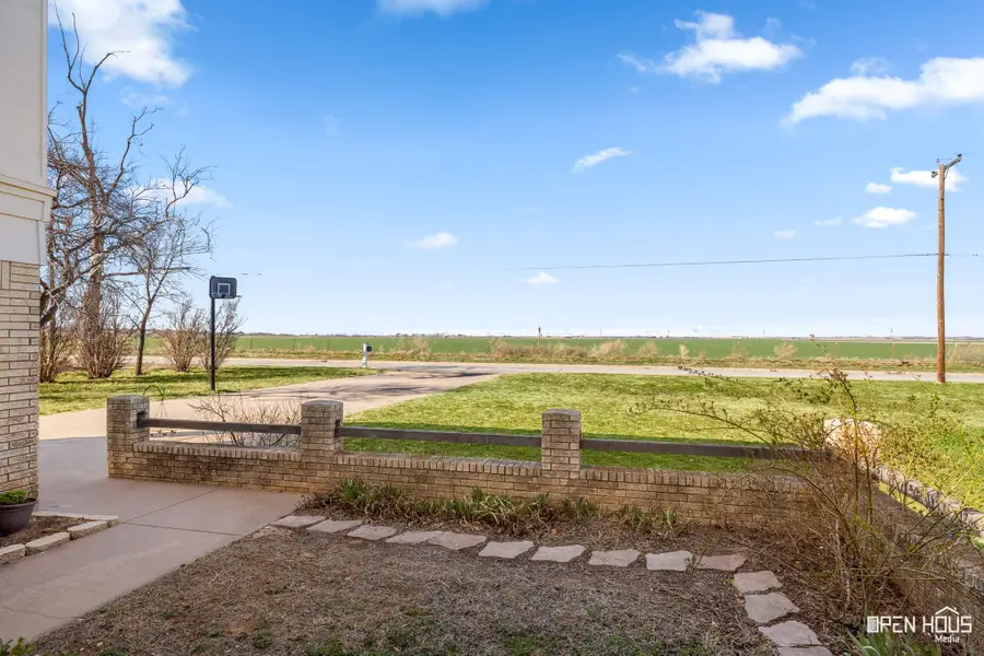 1206 E Sycamore Drive, Burkburnett, TX 76354 - #3