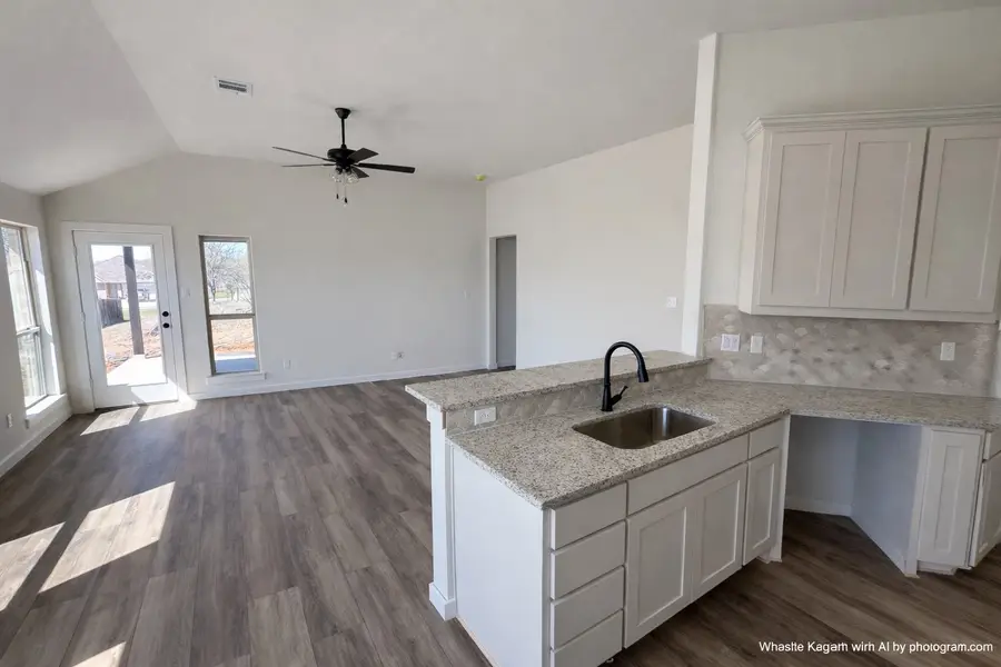 1537 Dresser Street, Graham, TX 76450 - #3