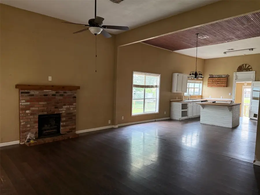 280 W 4th Street, Crawford, TX 76638 - #2