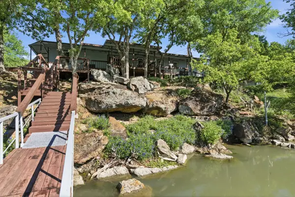1069 Kennon Point, Palo Pinto, TX 76484