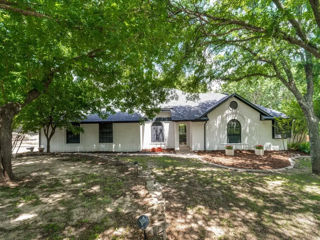241 Southview Drive, Hudson Oaks, TX 76087 - #1
