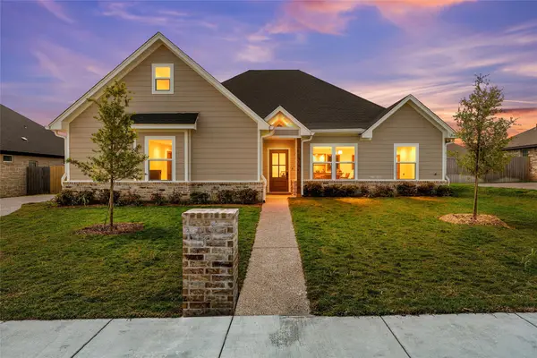 929 Northern Dancer Drive, Hewitt, TX 76643