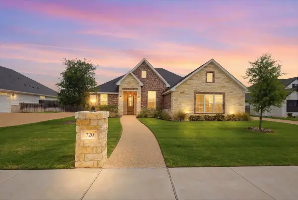 720 Whirlaway Road, Hewitt, TX 76643