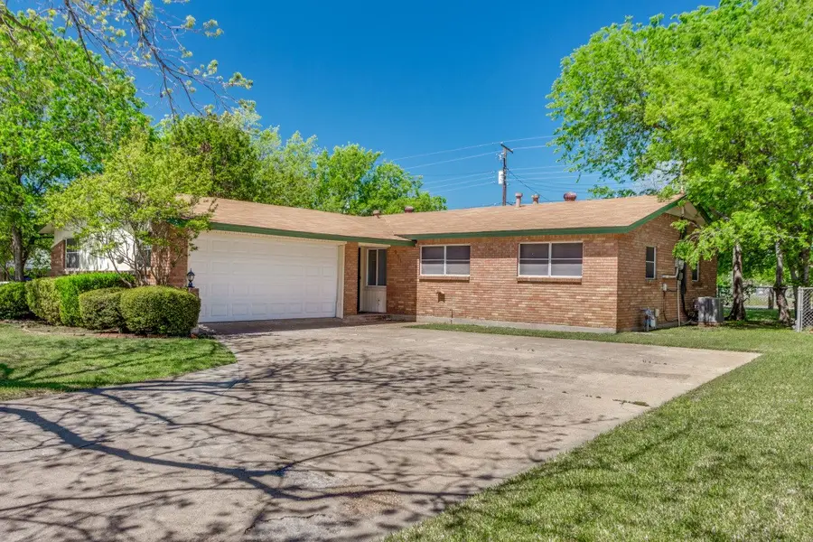 201 Wofford Way, Saginaw, TX 76179 - #2