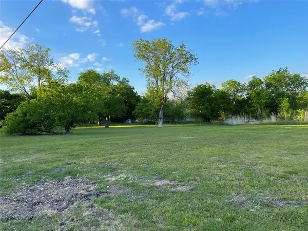 306 N Elm Street, Mart, TX 76664