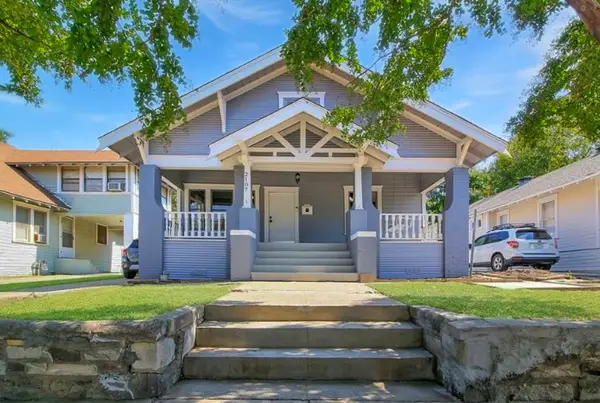 2107 College Avenue, Fort Worth, TX 76110