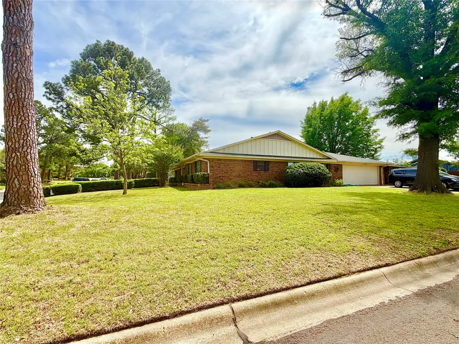 1800 Southridge Drive, Denton, TX 76205 - #2