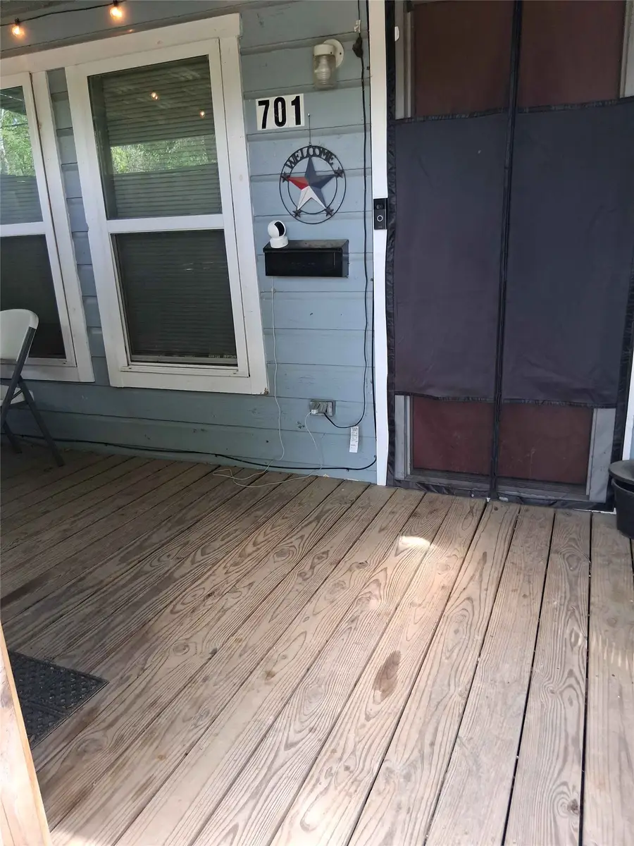 701 W Colorado Street, Groesbeck, TX 76642 - #2