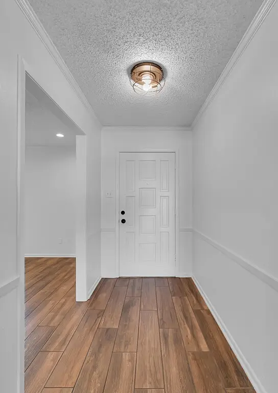 216 Texas Avenue, Hewitt, TX 76643 - #2