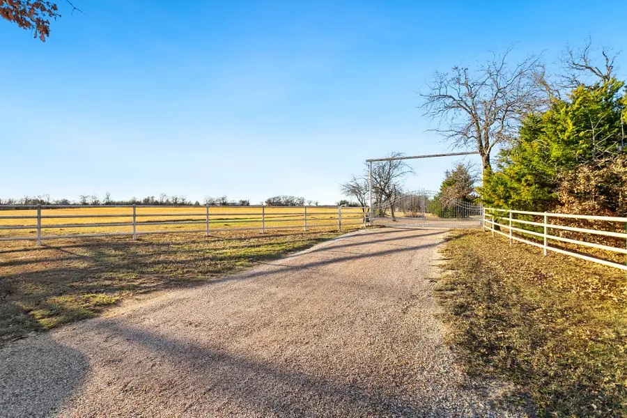 1561-2 Fm 934, Blum, TX 76627 - #2