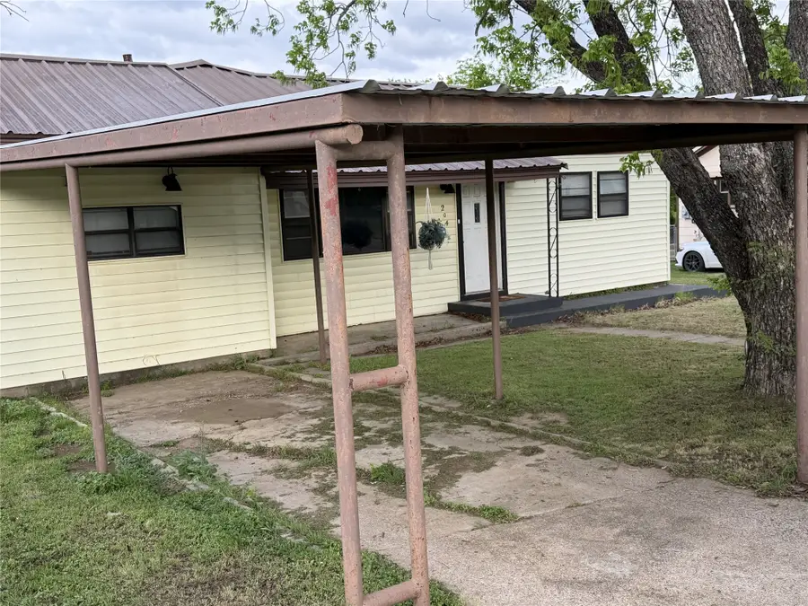 204 Bluffview Drive, Brownwood, TX 76801 - #2