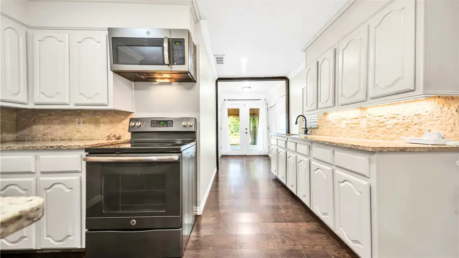 1542 W Reindeer Road, Lancaster, TX 75146 - #3