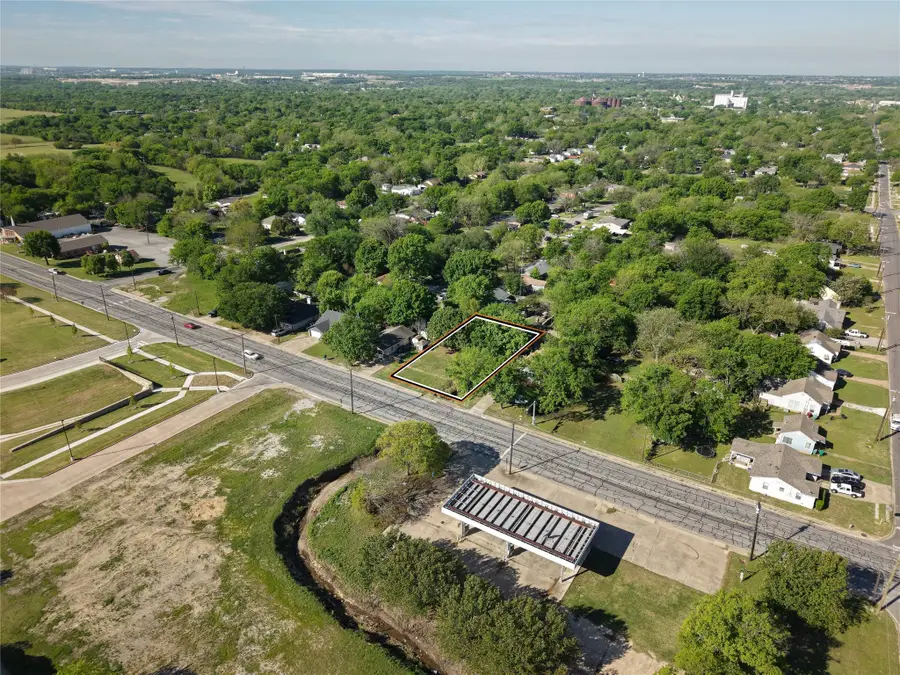 484 S Dewey Avenue, Sherman, TX 75090 - #3