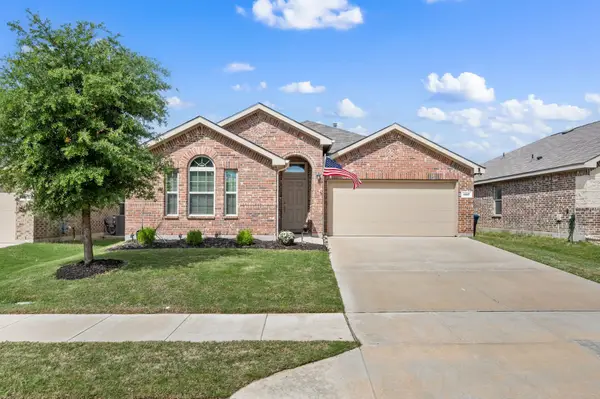 8917 Dameron Drive, Fort Worth, TX 76131