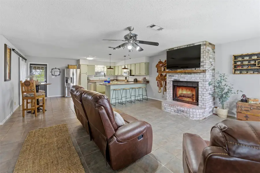 132 Crowley Lane, Mineral Wells, TX 76067 - #3