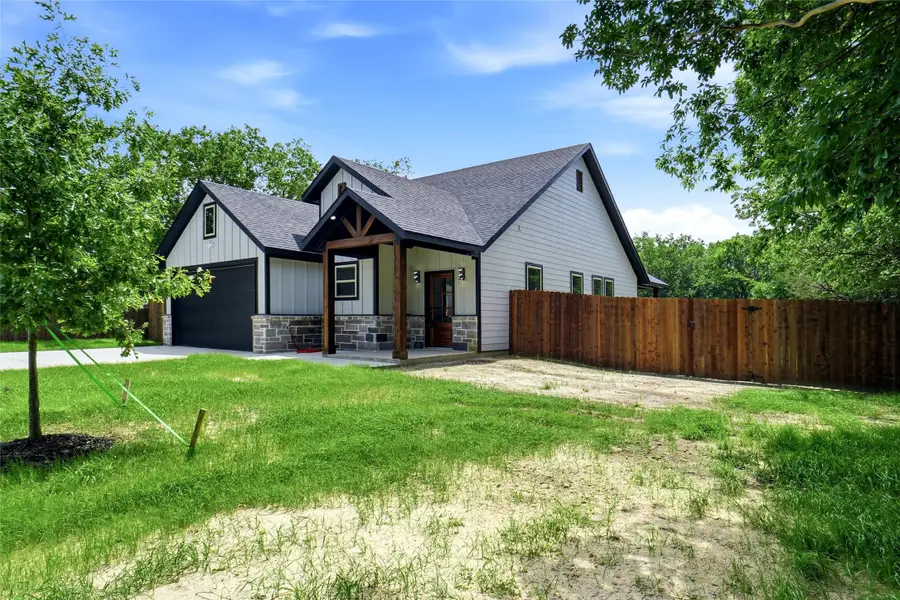 205 W Elm Street, Alvarado, TX 76009 - #2