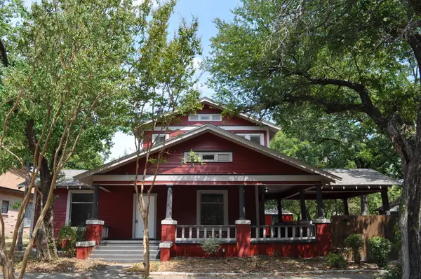 708 N Mckinney Street, Ennis, TX 75119