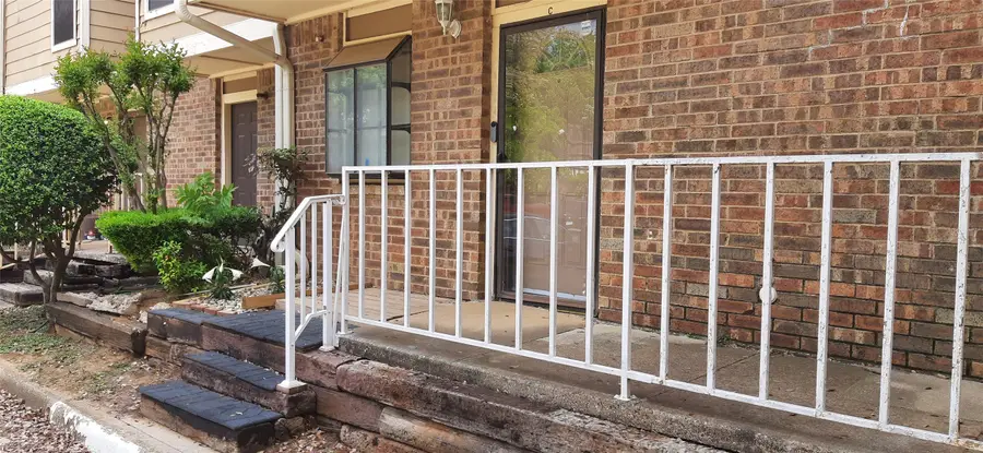 2121 Park Willow Lane #C, Arlington, TX 76011 - #3