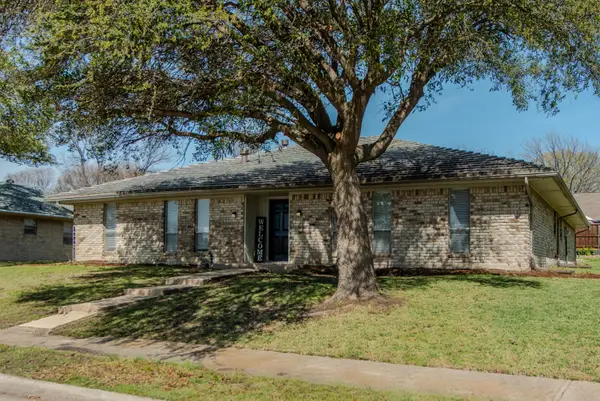 5902 Fawn Valley Lane, Rowlett, TX 75089