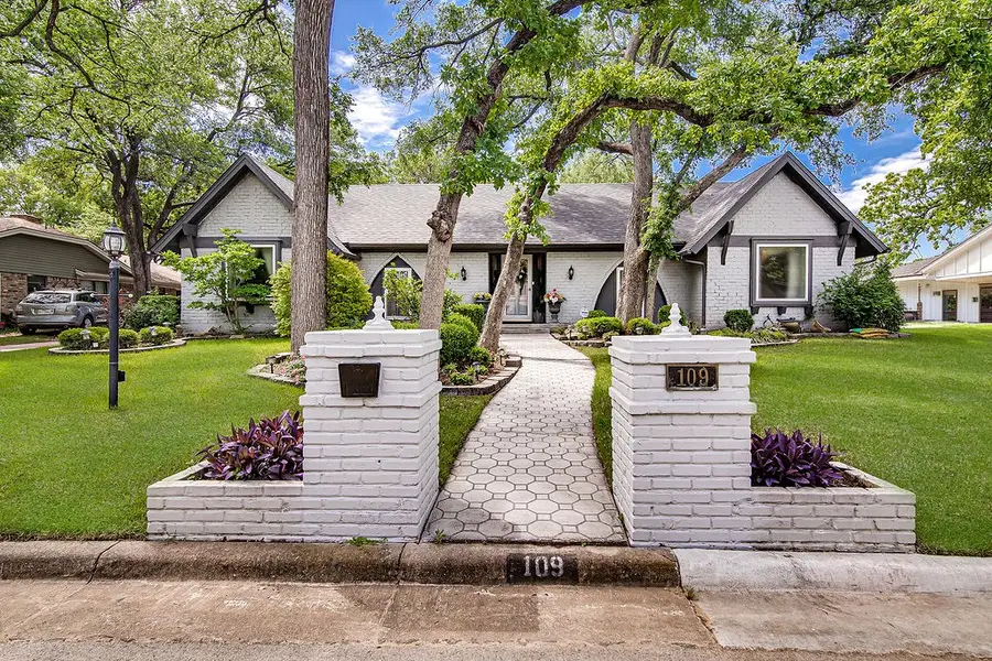 109 Oak Forest Trail, Euless, TX 76039 - #2