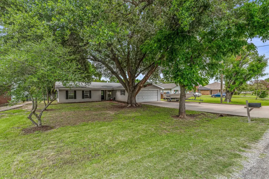 4013 Cherokee Court, Granbury, TX 76048 - #3