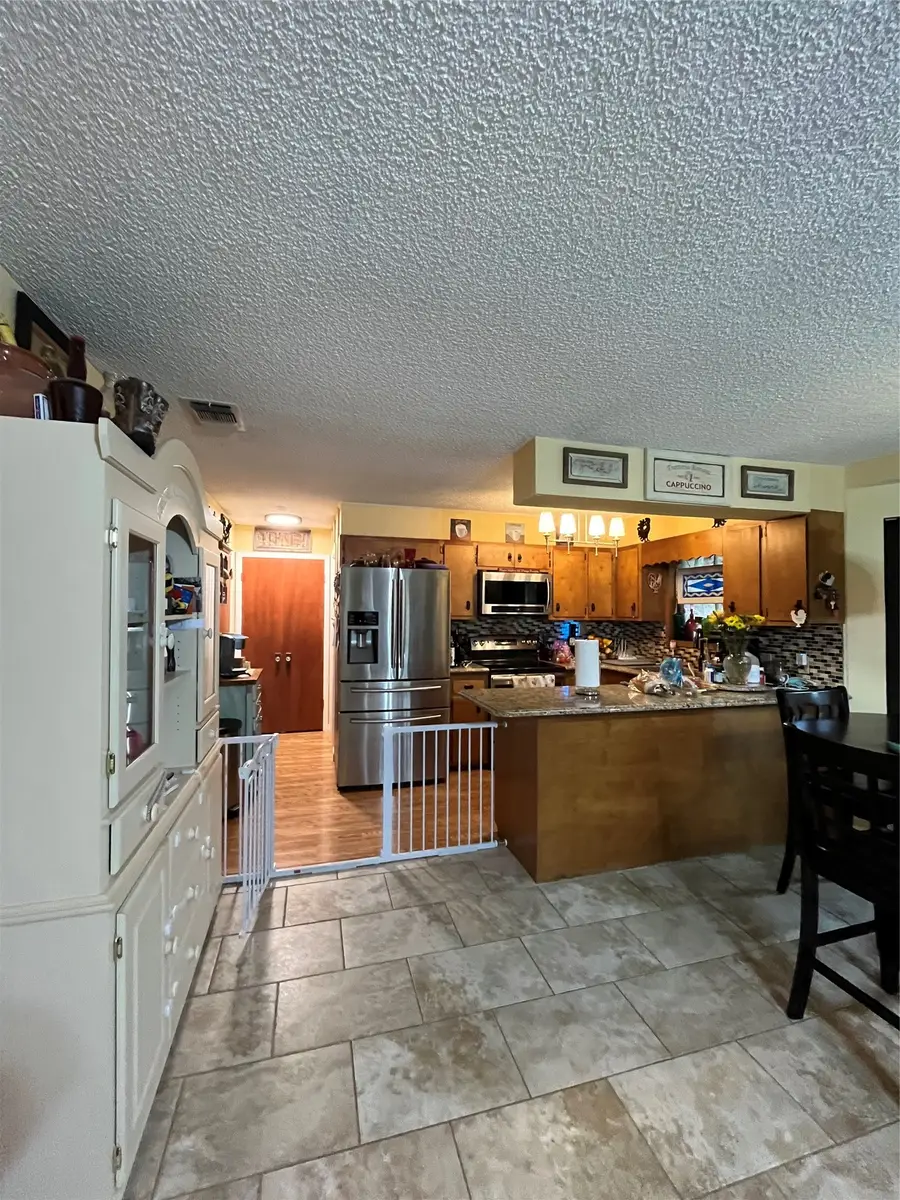 114 W Spencer Street, Bangs, TX 76823 - #3