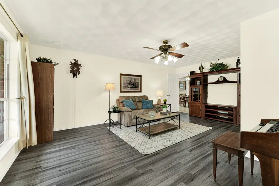 2704 Belhaven Drive, Mesquite, TX 75150 - #2