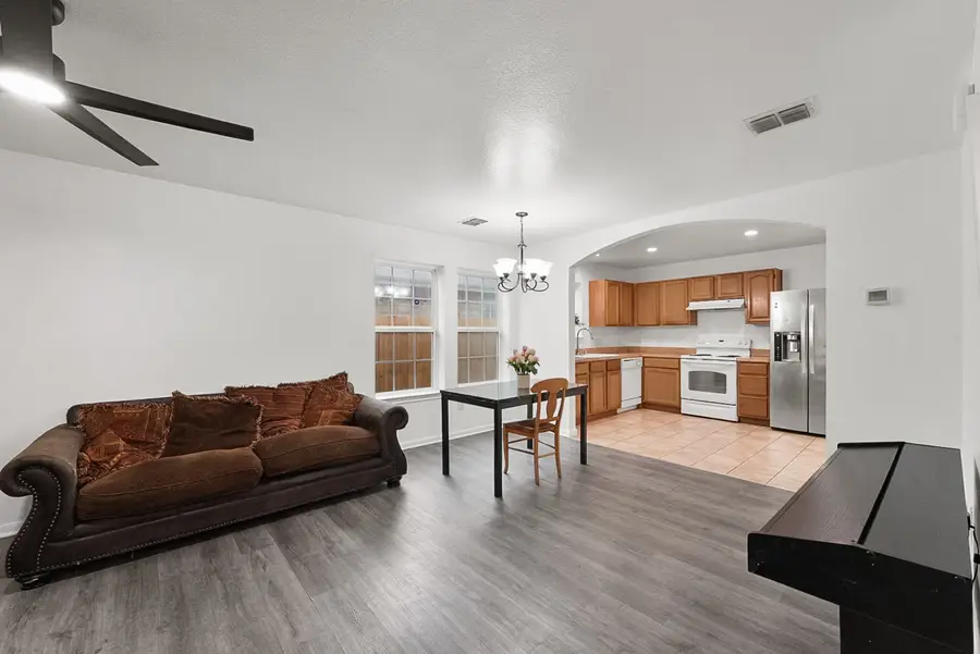 2714 Stephenson Drive, Dallas, TX 75215 - #3