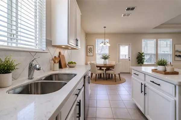 2078 Rosebury Lane, Forney, TX 75126