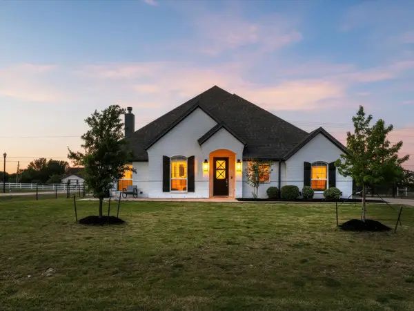 1515 Horseshoe Court, Justin, TX 76247