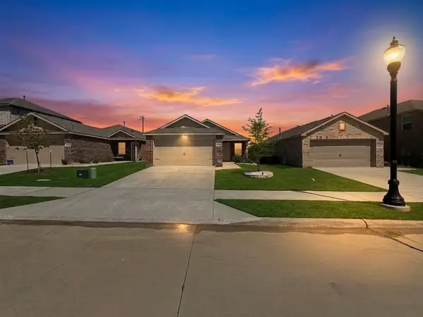 14033 Earlham Street, Pilot Point, TX 76258