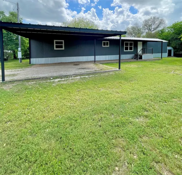 433 Capricorn Drive, Granbury, TX 76049