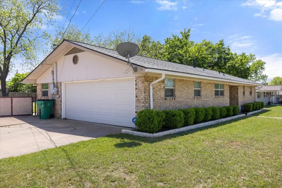 110 Omaha, Stephenville, TX 76401 - #2