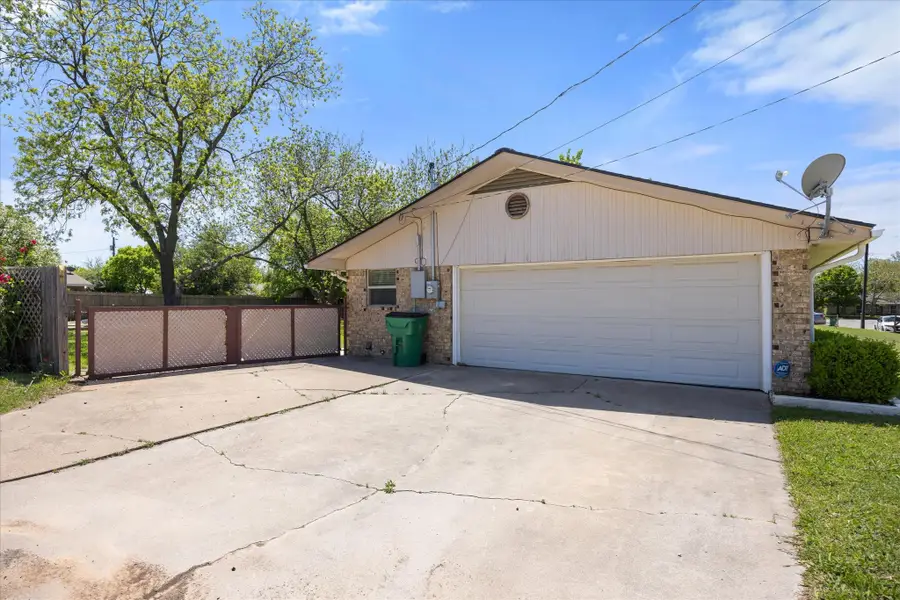 110 Omaha, Stephenville, TX 76401 - #3
