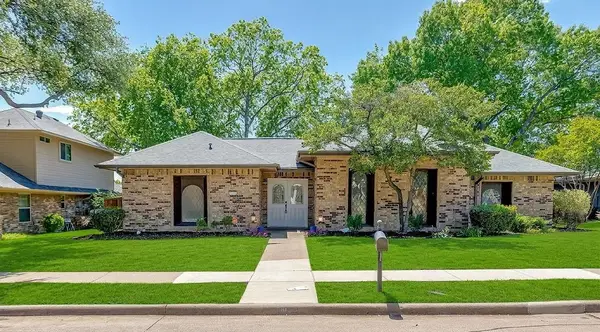 1005 Nottingham Drive, Carrollton, TX 75007