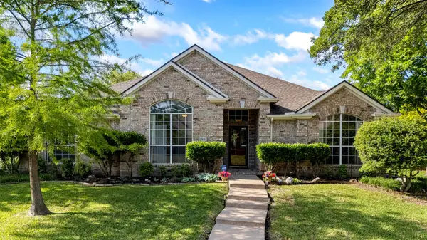 1906 Walnut Hill Drive, Rowlett, TX 75088