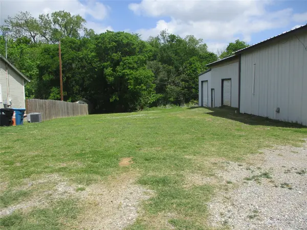 107 W Day Street #2, Denison, TX 75021
